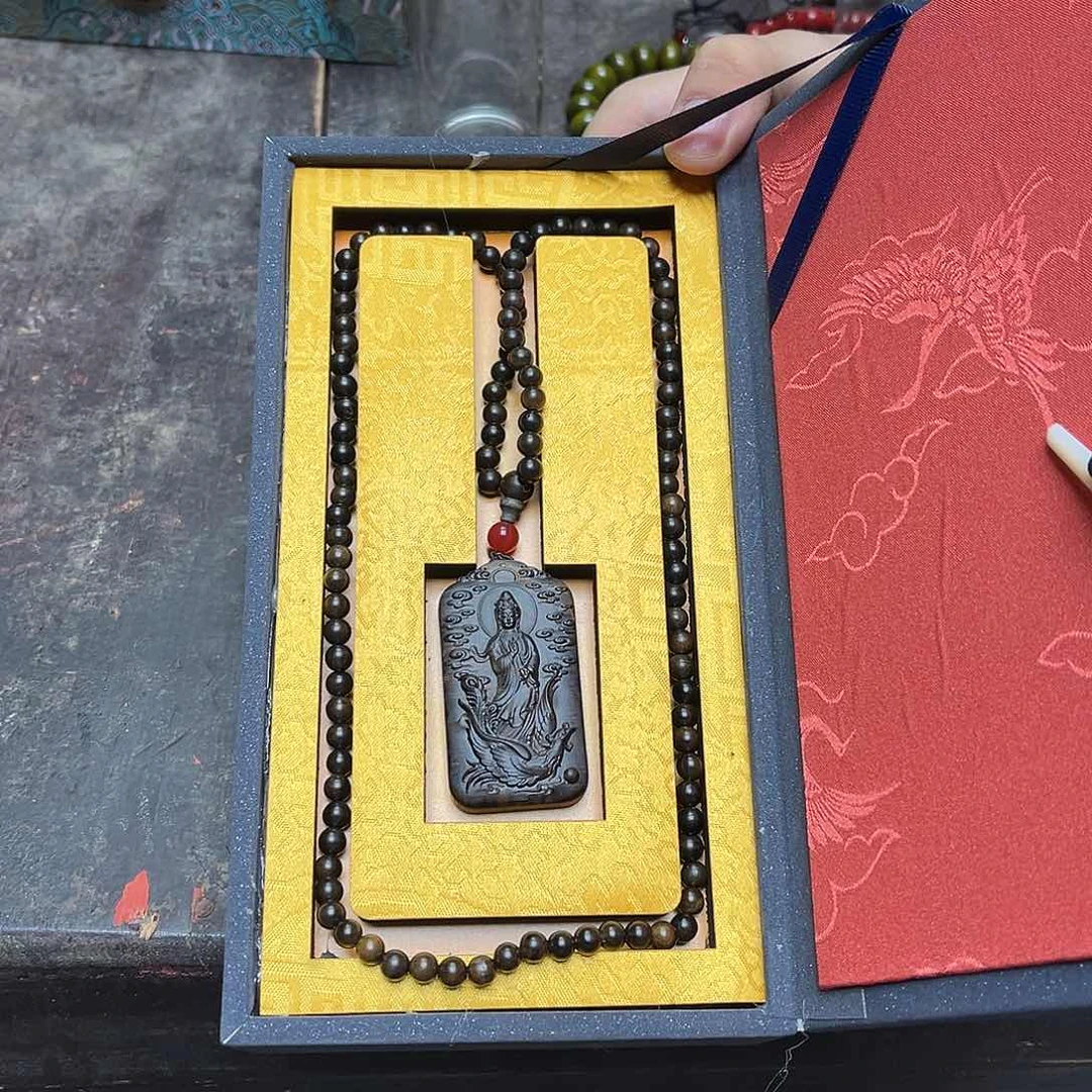 大叶紫檀（黑酸枝木类）