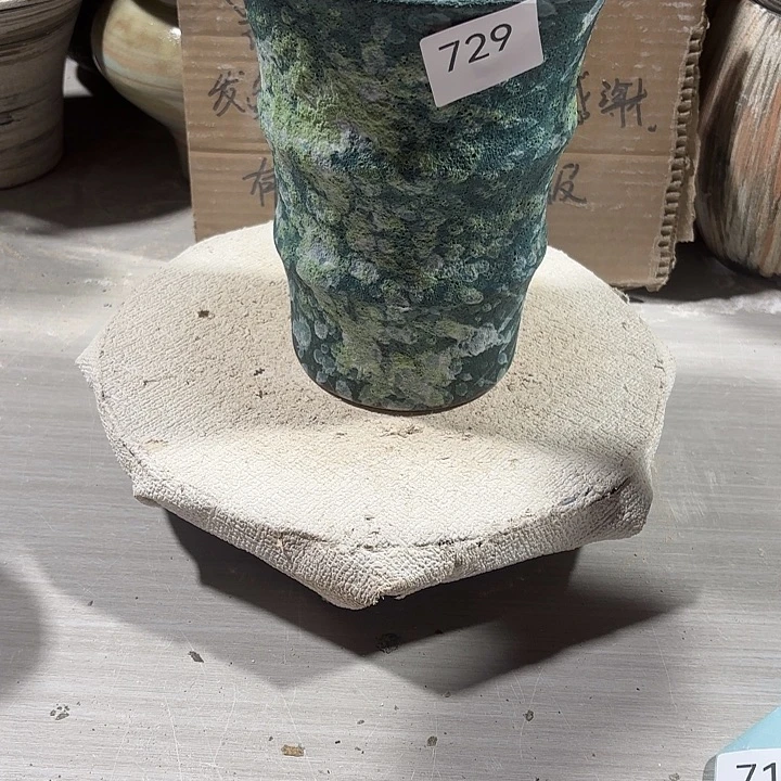 陶摆件高18，口13，有孔，729