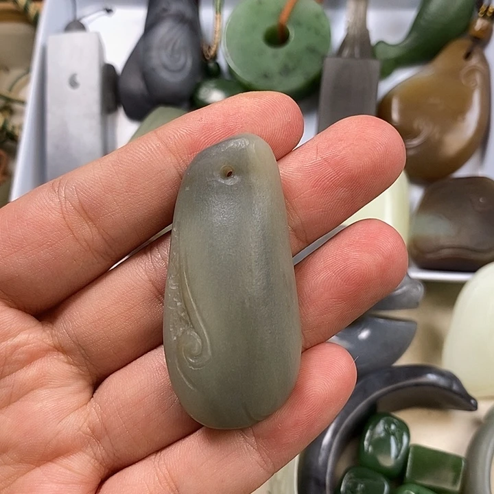 颈饰未镶嵌和田玉