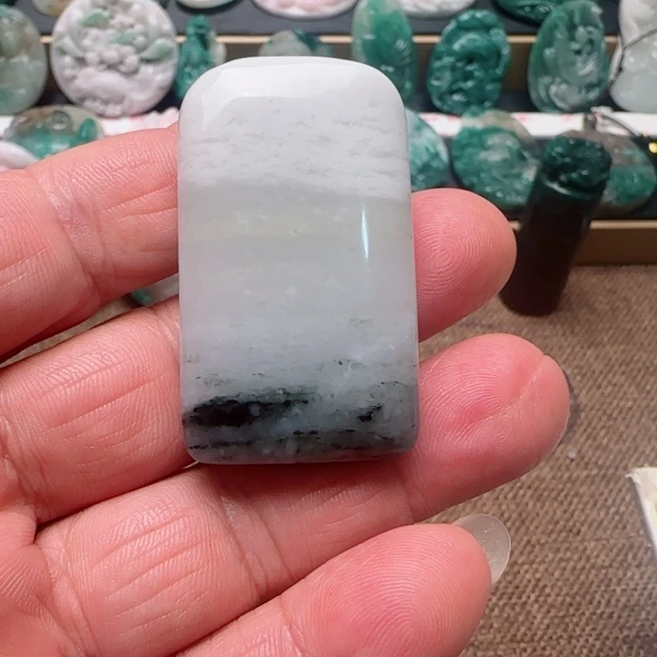 独山玉未镶嵌颈饰