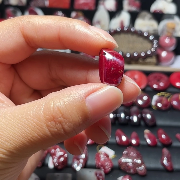 天然辰砂原矿吊坠6.3克