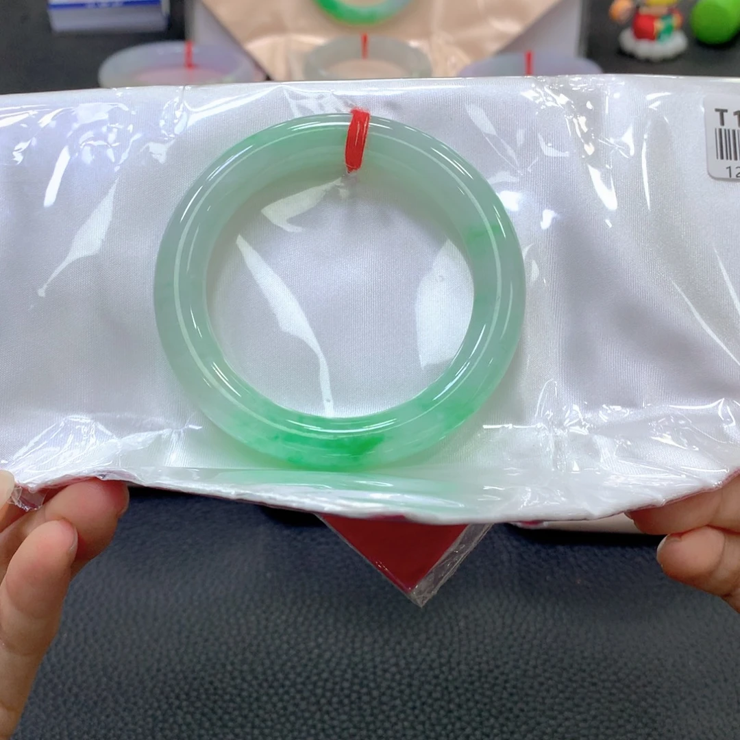 翡翠未镶嵌手镯28