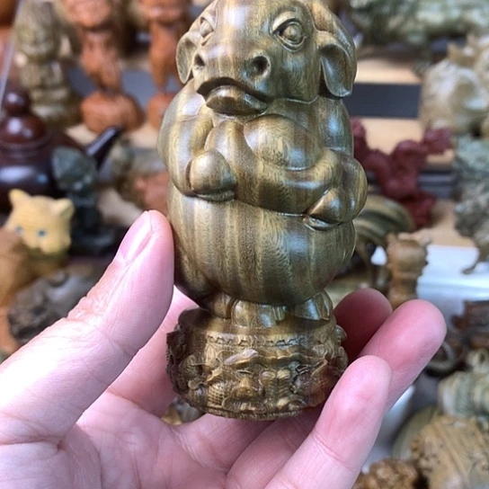 花梨木类P****i绿檀木生肖牛