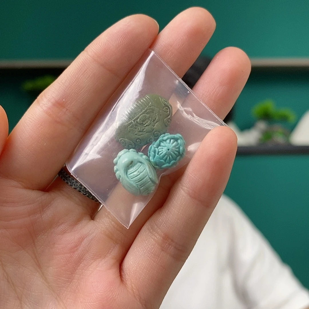 绿松石未镶嵌珠宝奇石