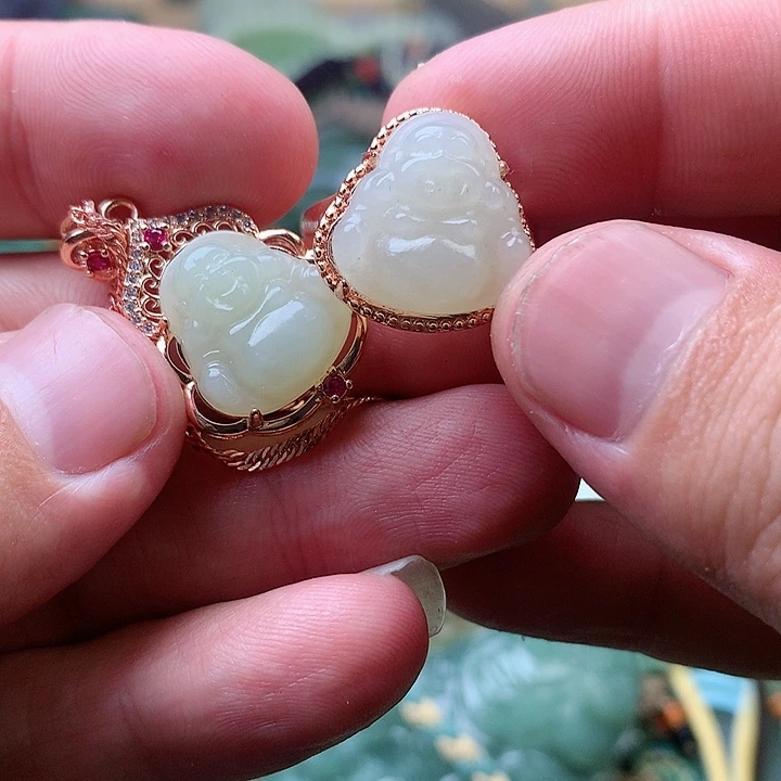 颈饰未镶嵌和田玉