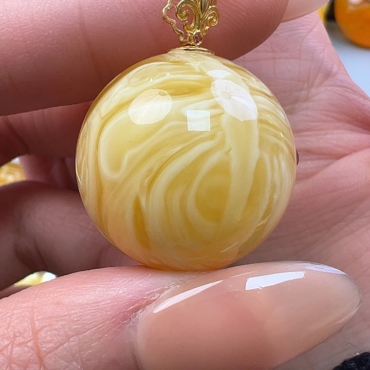 蜜蜡未镶嵌珠宝奇石