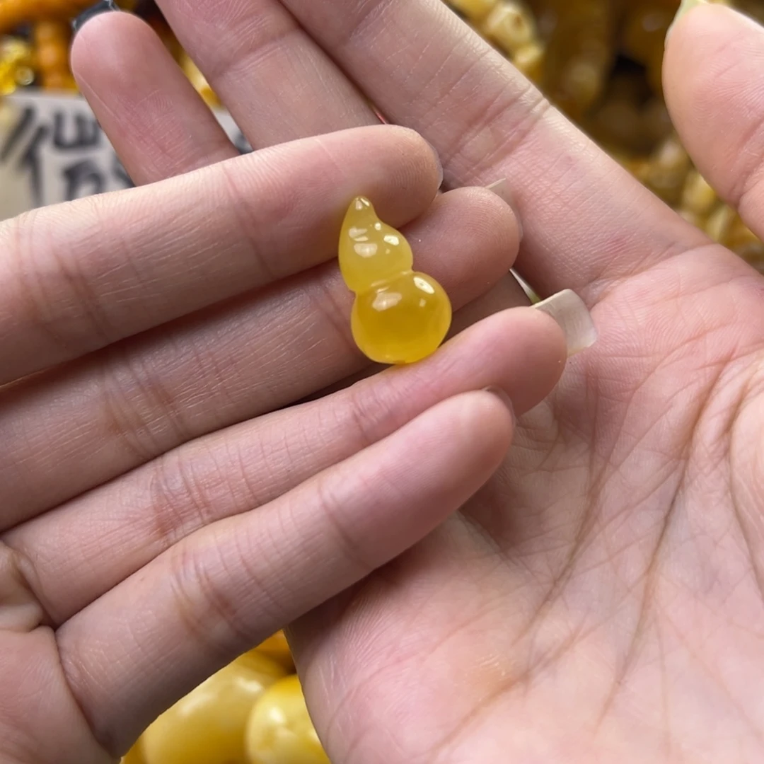 琥珀珠宝奇石未镶嵌