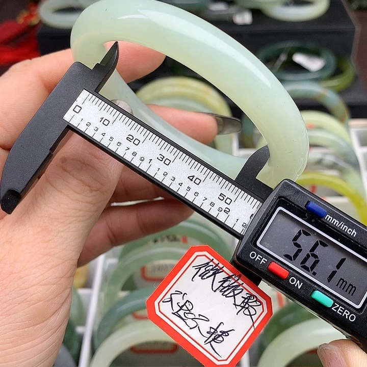 蛇纹石玉手镯未镶嵌1058