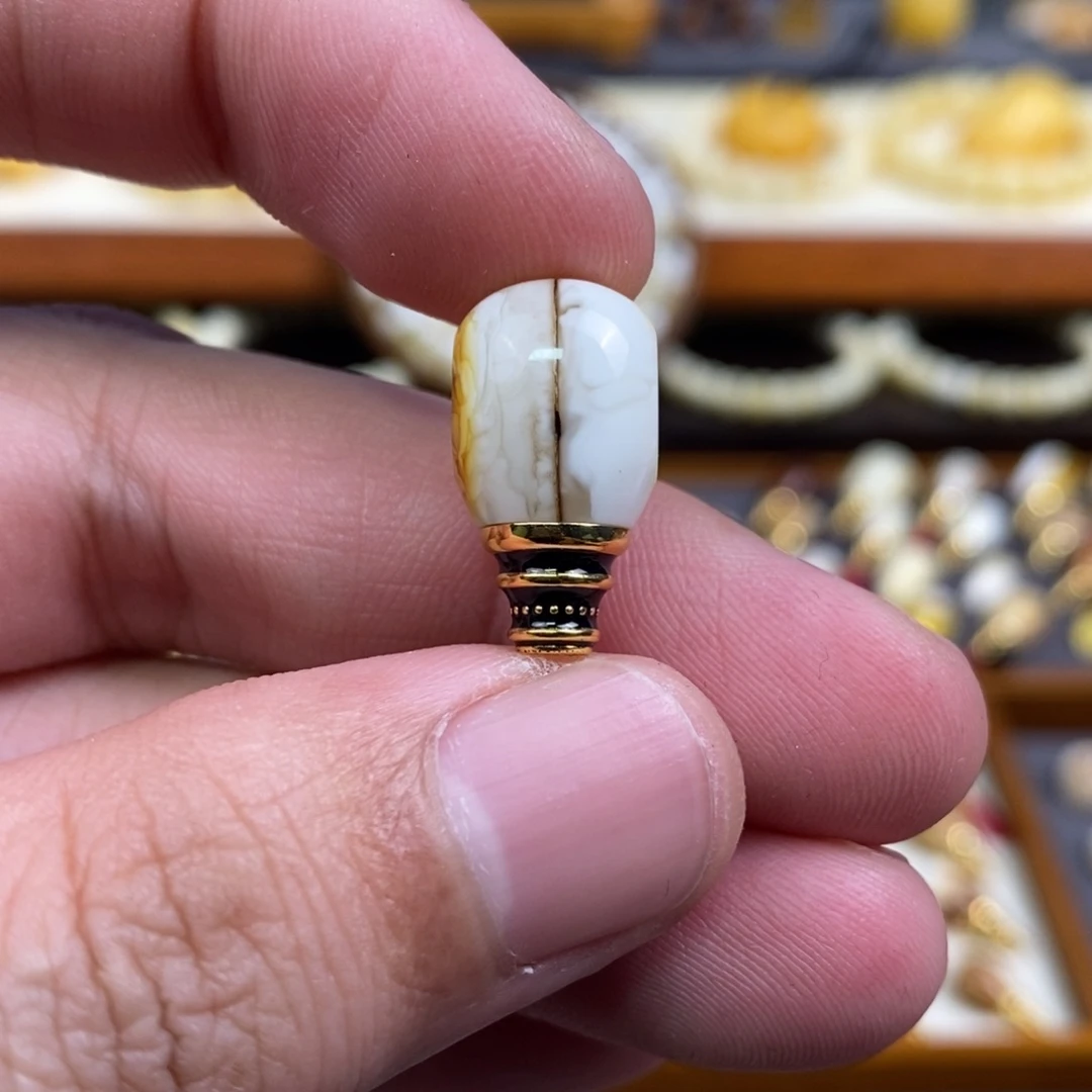 蜜蜡未镶嵌裸石配饰一线天三通尺寸10.9