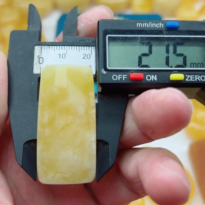 琥珀（矿物珀）未镶嵌裸石