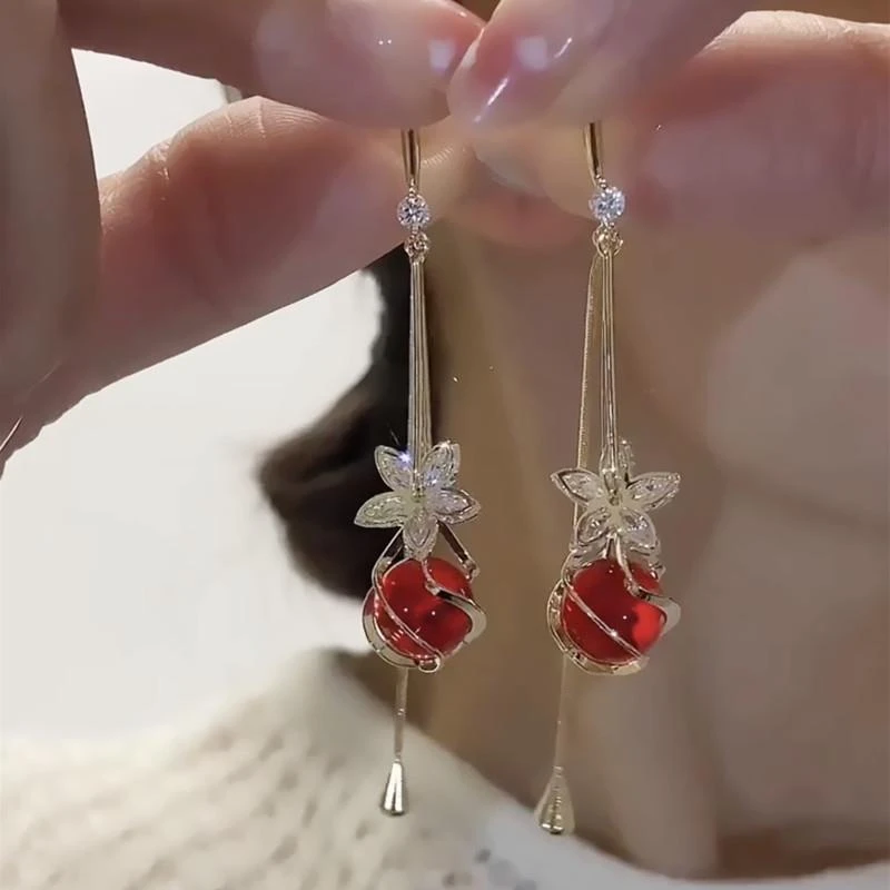 SAPTEFAMOU 铜合金耳饰 超仙红色猫眼石耳环气质百搭锆石花朵耳钩