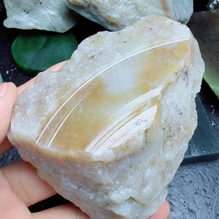 未镶嵌和田玉（糖玉）珠宝奇石
