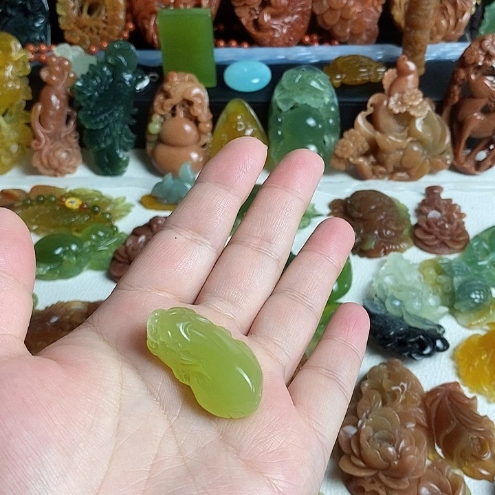 未镶嵌蛇纹石玉颈饰