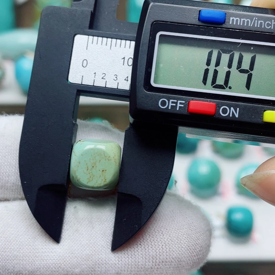 绿松石未镶嵌摆件