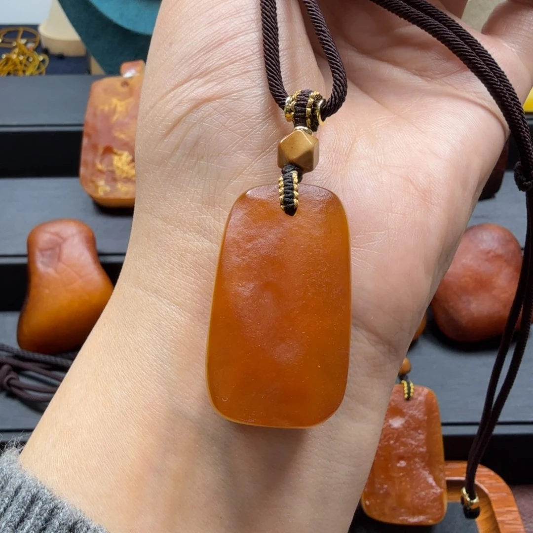 琥珀吊坠(赠链)未镶嵌