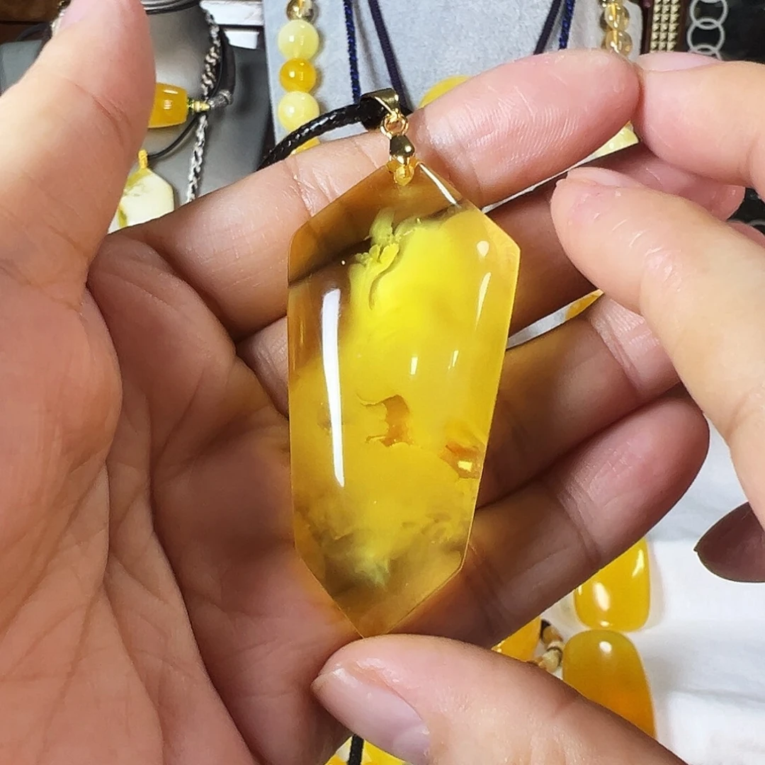 蜜蜡未镶嵌颈饰琥珀蜜蜡意境款盾牌