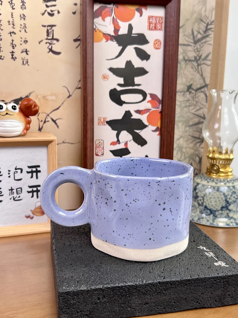 不规则锤纹泼墨马克杯