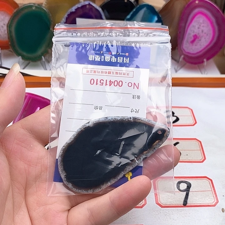 鹊***缘合金颈饰玛瑙/玉髓