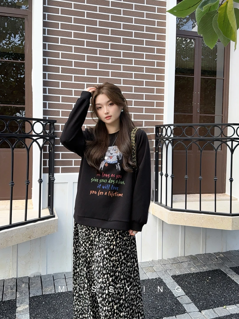 应小姐【项圈小狗】微胖大码秋款韩版圆领设计显瘦宽松长袖小狗卫衣