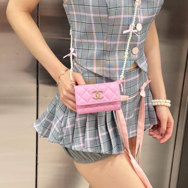 95新 Chanel/香奈儿 chanel嫩粉色大logo钱包