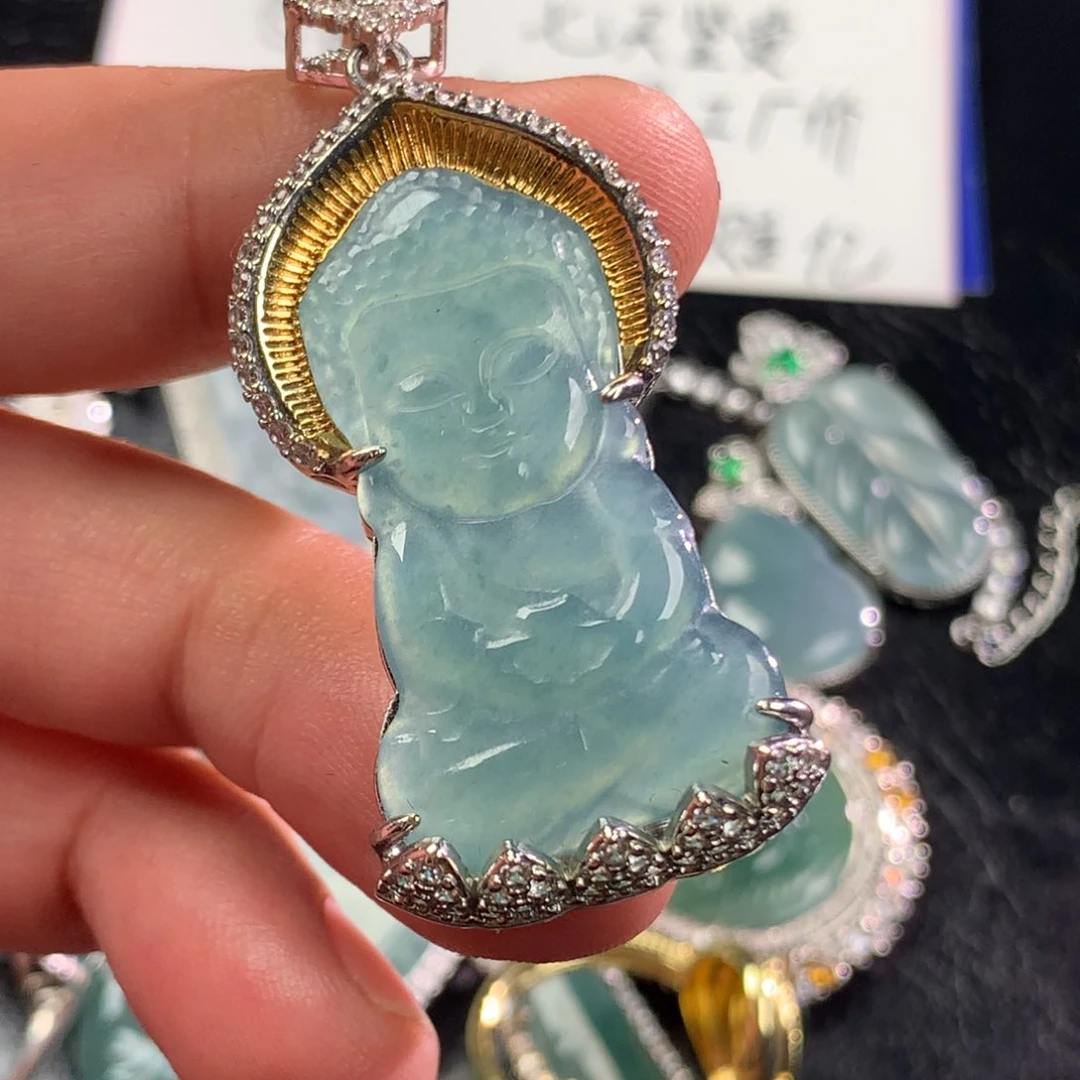 翡翠未镶嵌颈饰宝宝佛