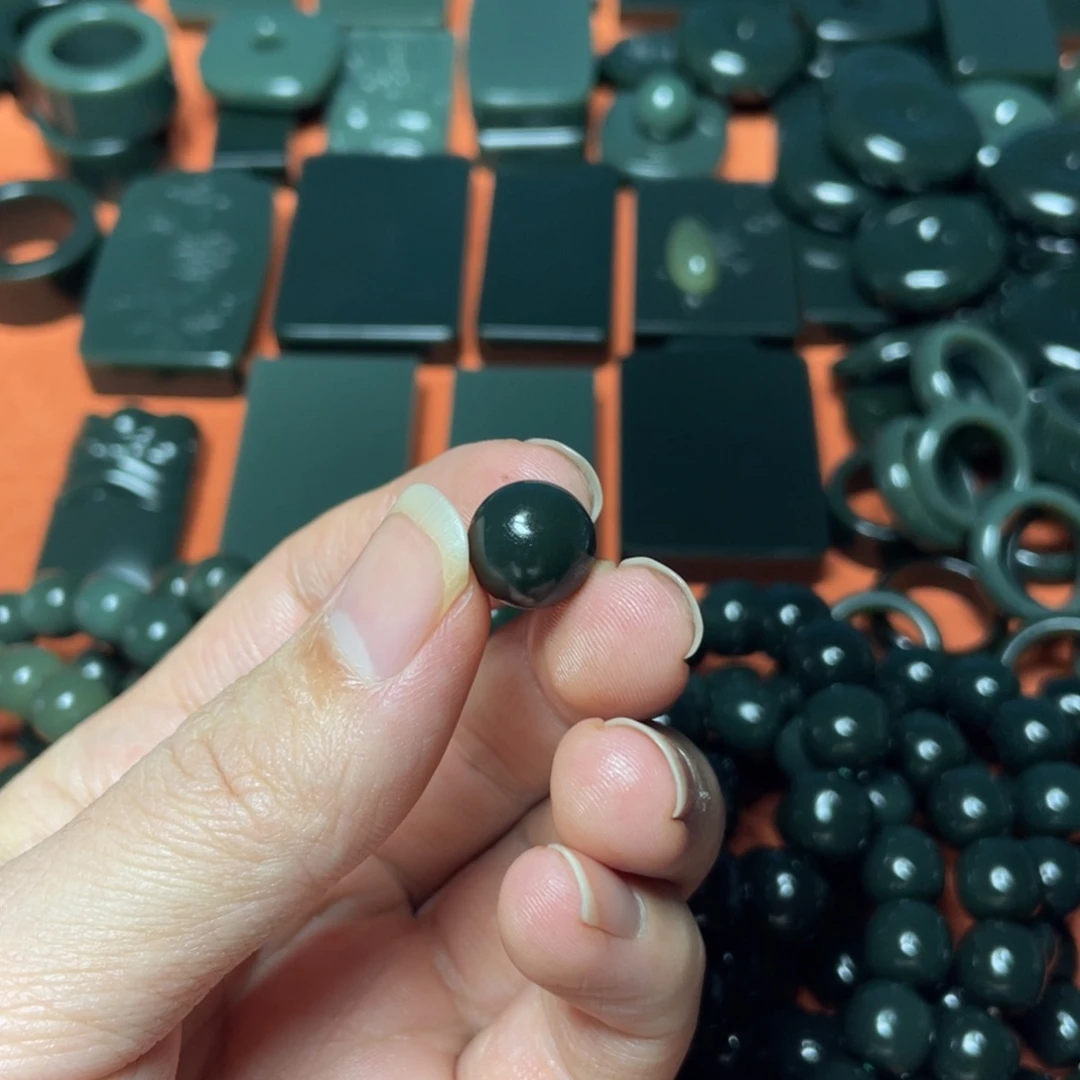 懂***懂和田玉未镶嵌颈饰