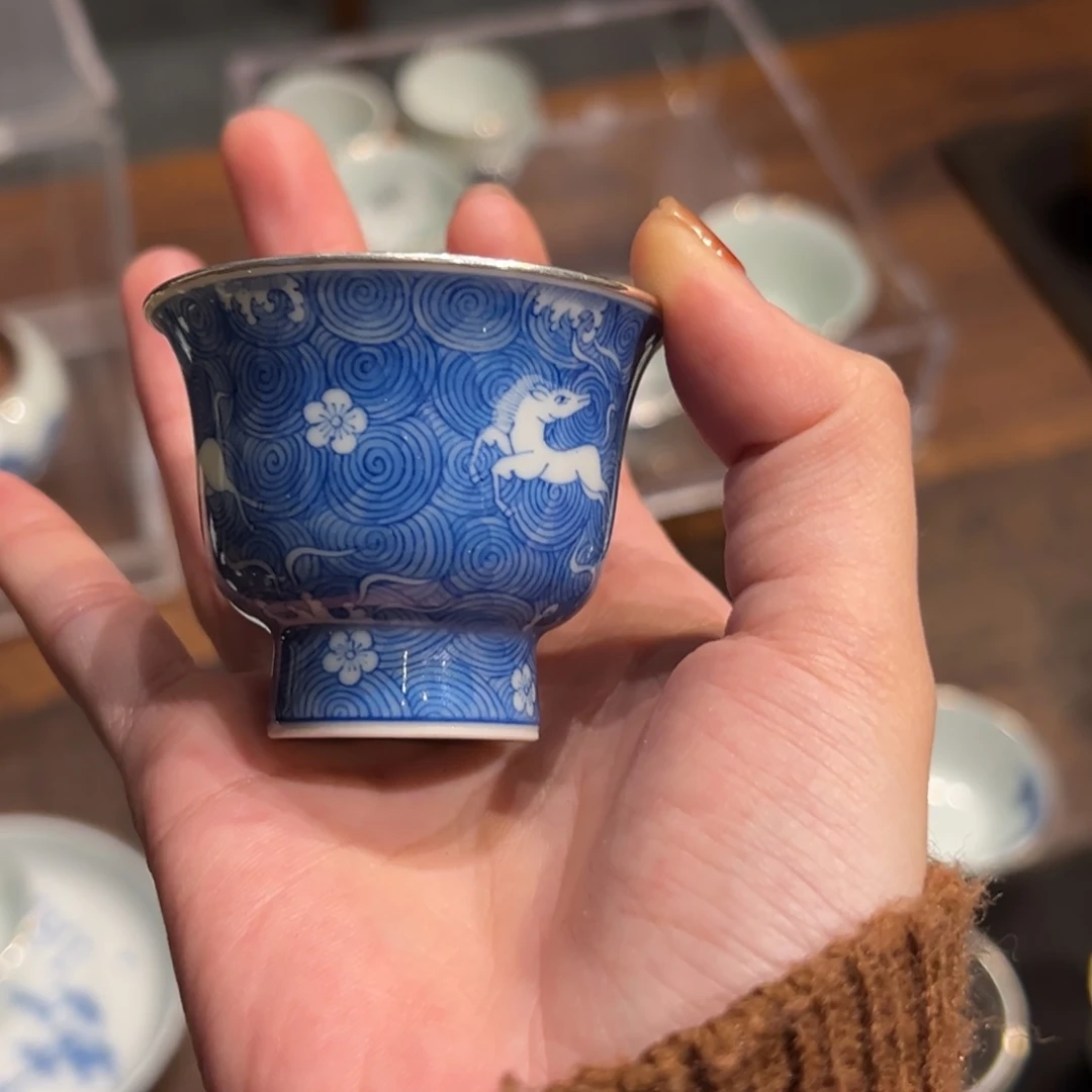 摆件小**a陶瓷。    陶瓷。