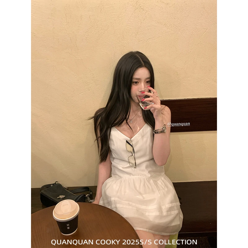 圈圈cooky   旖旎花园韩系收腰减龄吊带连衣裙L0701Q