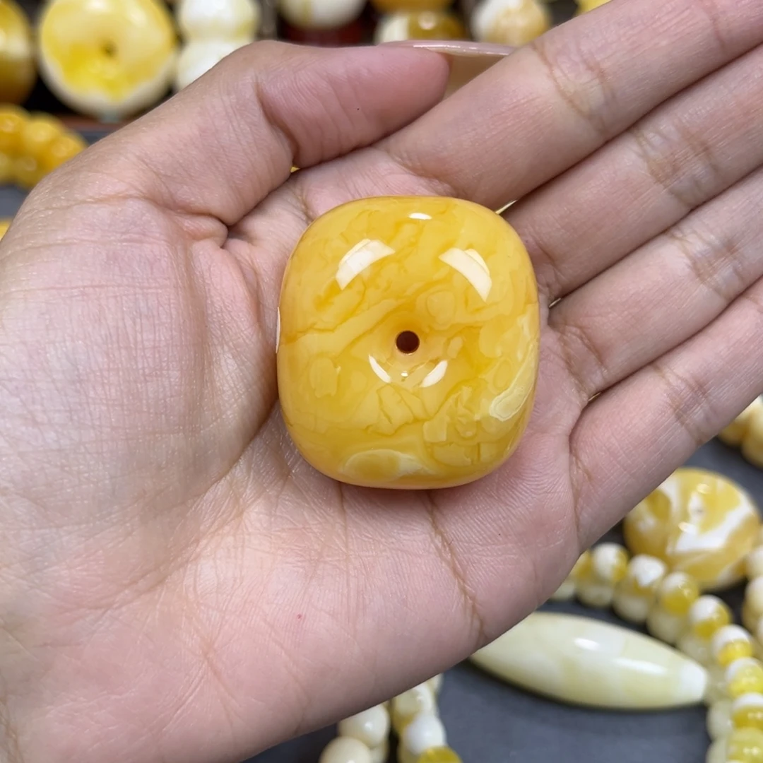 琥珀未镶嵌手串……