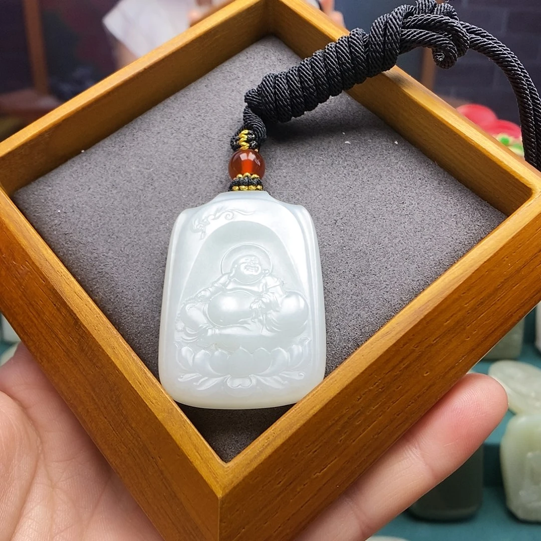 *****颈饰未镶嵌和田玉