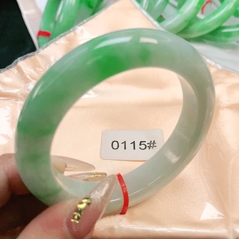 未镶嵌手镯翡翠0115