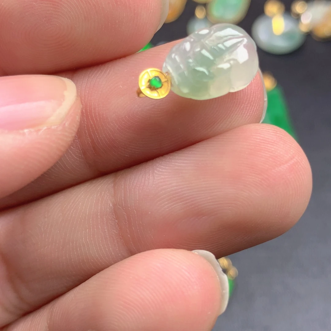 【闪购商品】颈饰18K金镶嵌翡翠翡翠