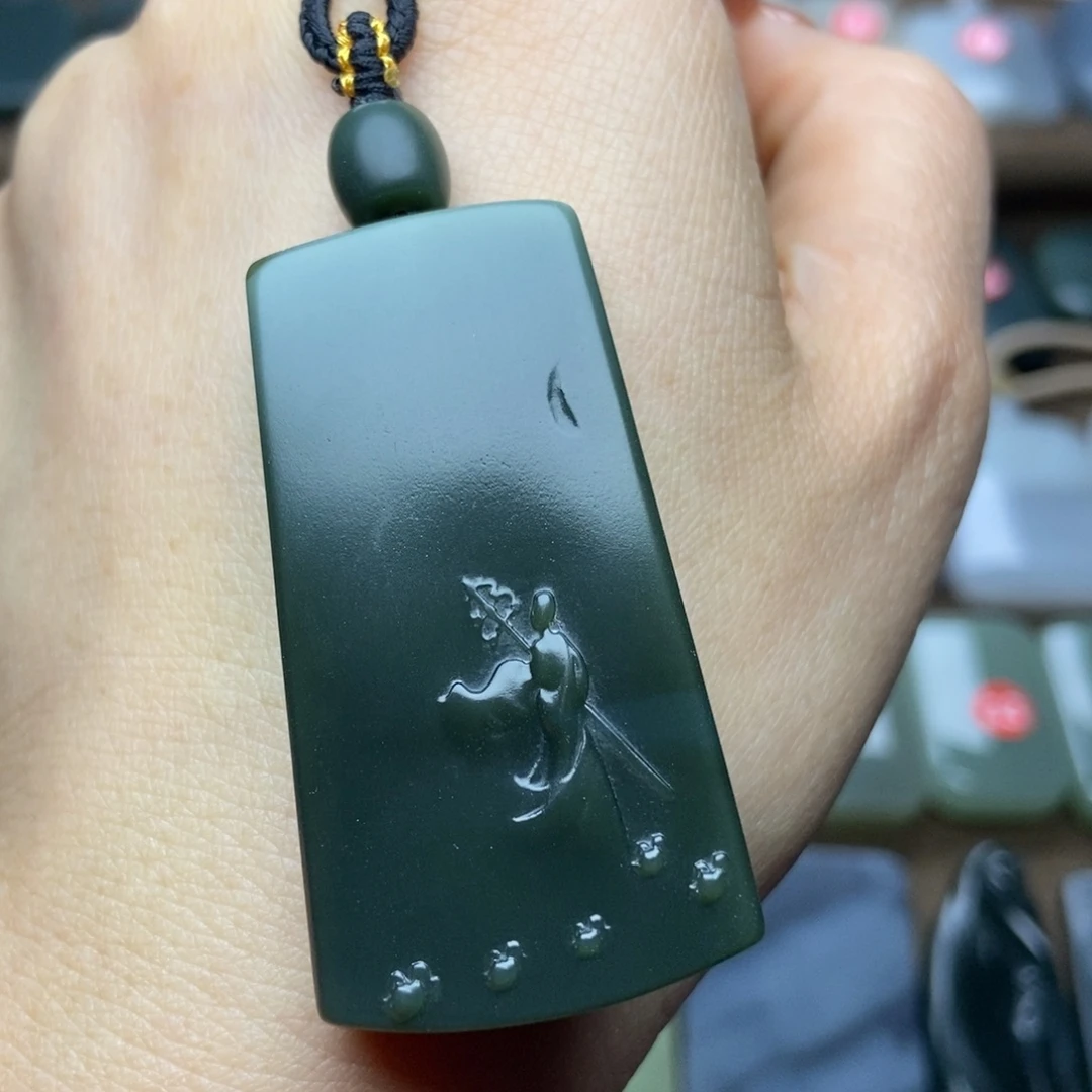 和田玉未镶嵌颈饰