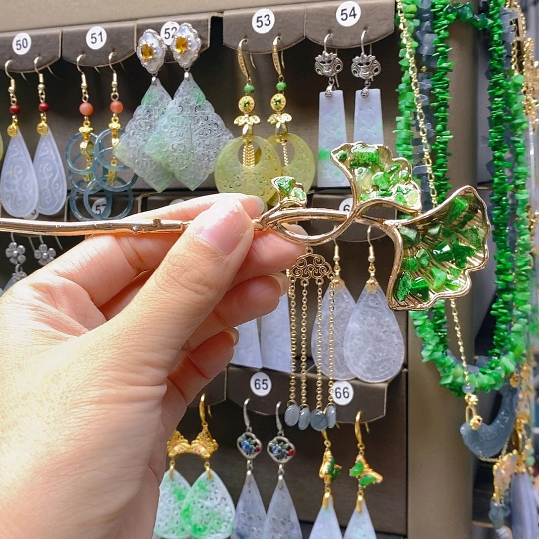 未镶嵌翡翠耳饰翡翠