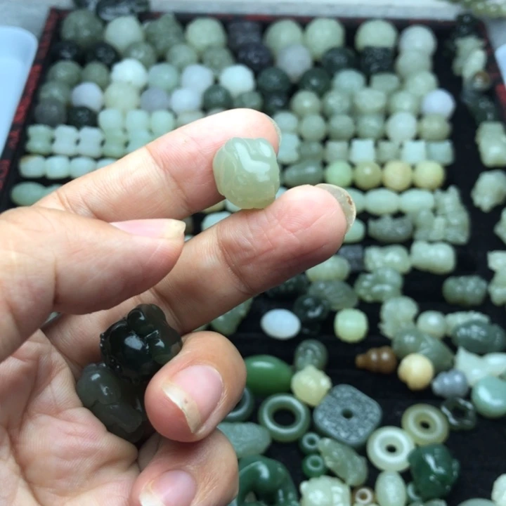 【闪购商品】和田玉未镶嵌颈饰毛****站