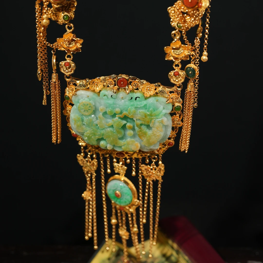 12.30香港王老板-翡翠镶嵌吊坠6k160