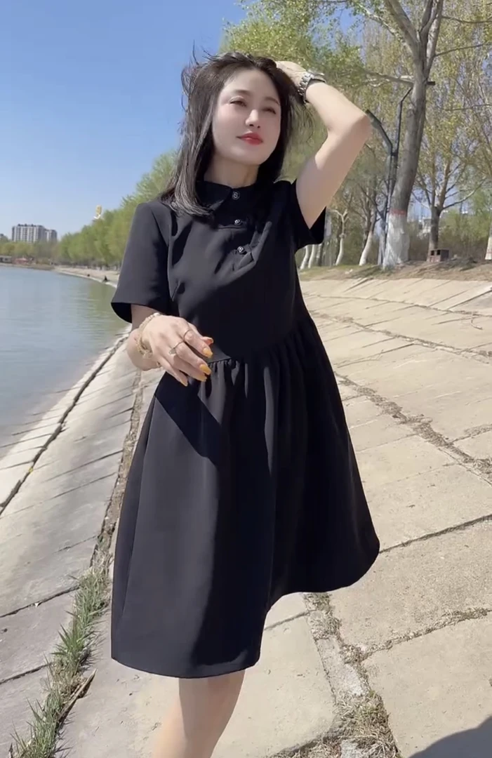 A字裙短袖夏季圆领纯色连衣裙小众夏季百搭洋气减龄显瘦中长款