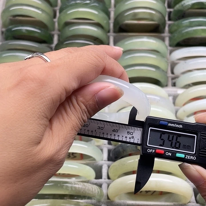 未镶嵌蛇纹石玉手镯124