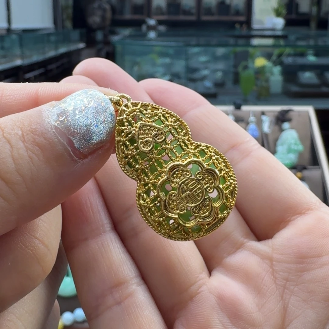 和田玉（碧玉）未镶嵌颈饰葫芦