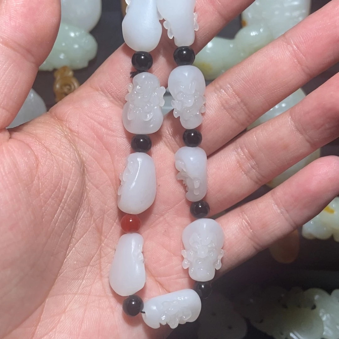 和田玉颈饰未镶嵌