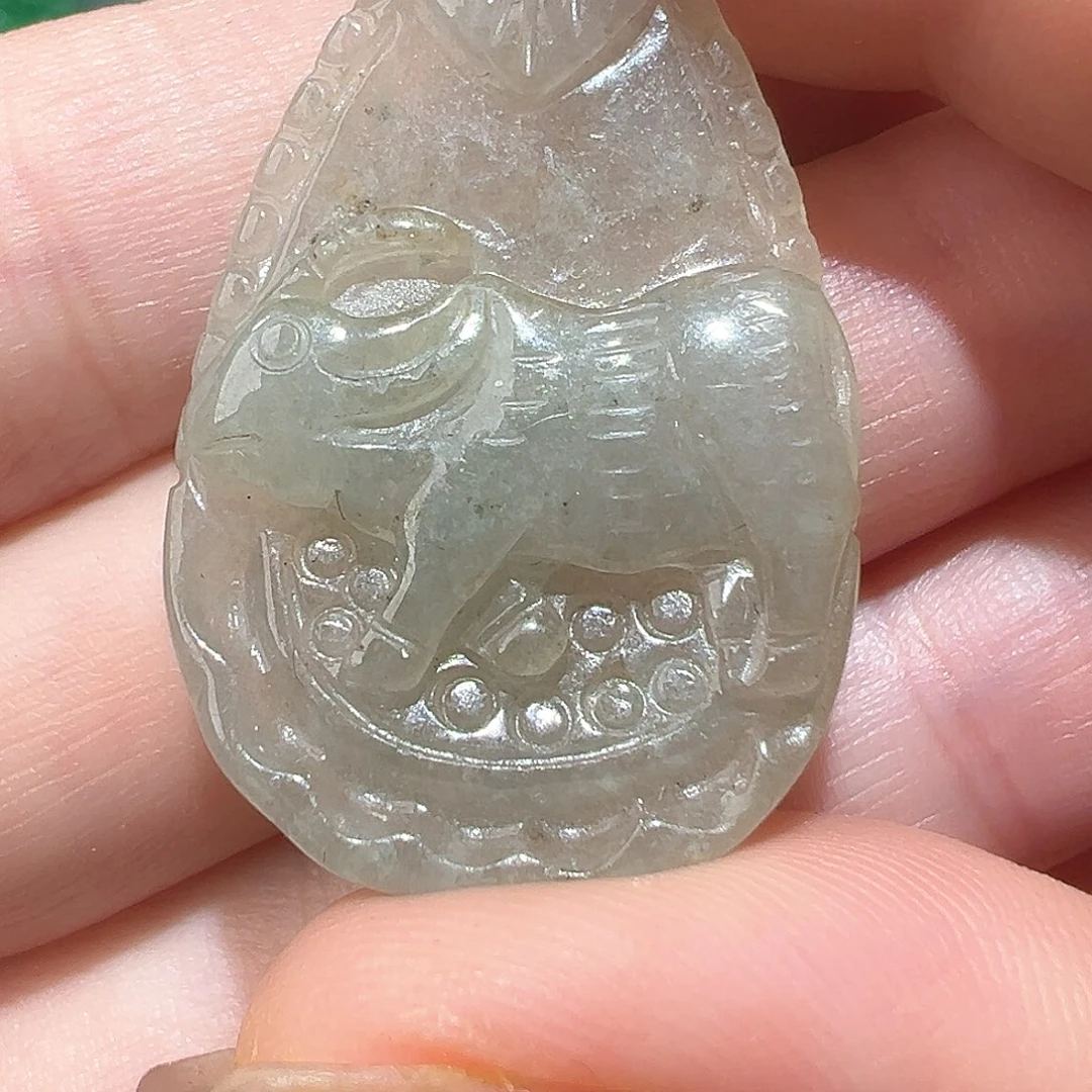 翡翠颈饰未镶嵌吊坠