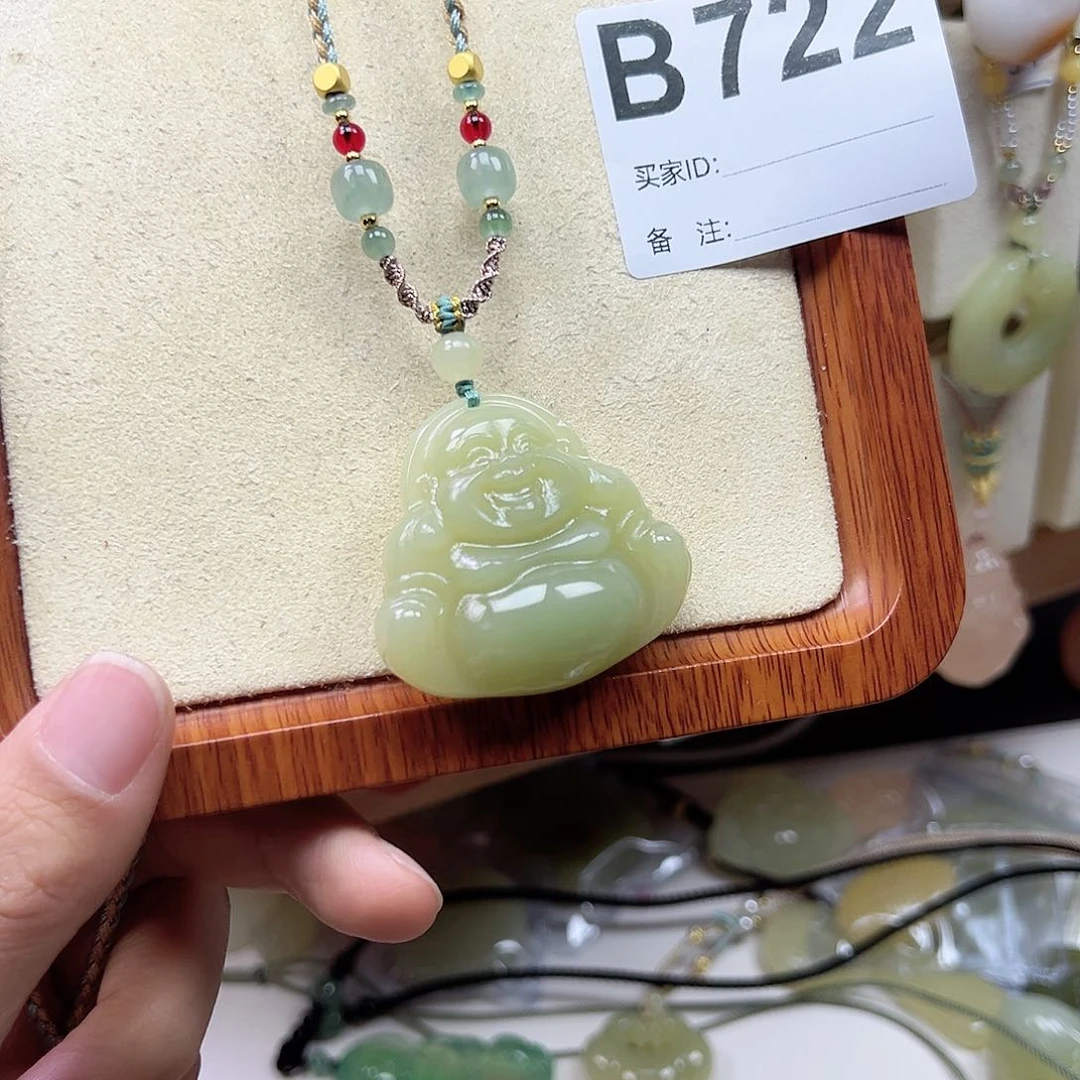 石英质玉颈饰合金c****k