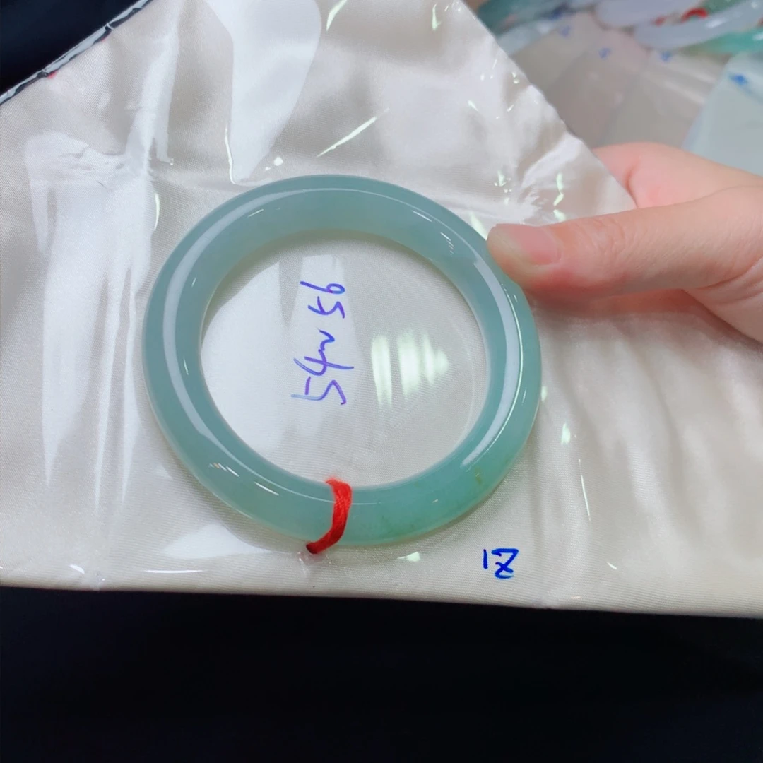 未镶嵌手镯翡翠翡翠