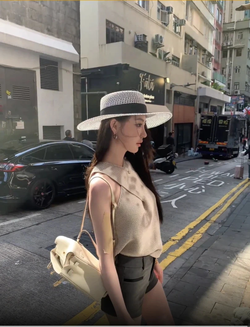 2025夏季新款老钱风交叉挂脖无袖针织吊带背心配高腰气质短裤套装