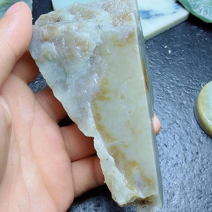 和田玉（糖玉）未镶嵌珠宝奇石