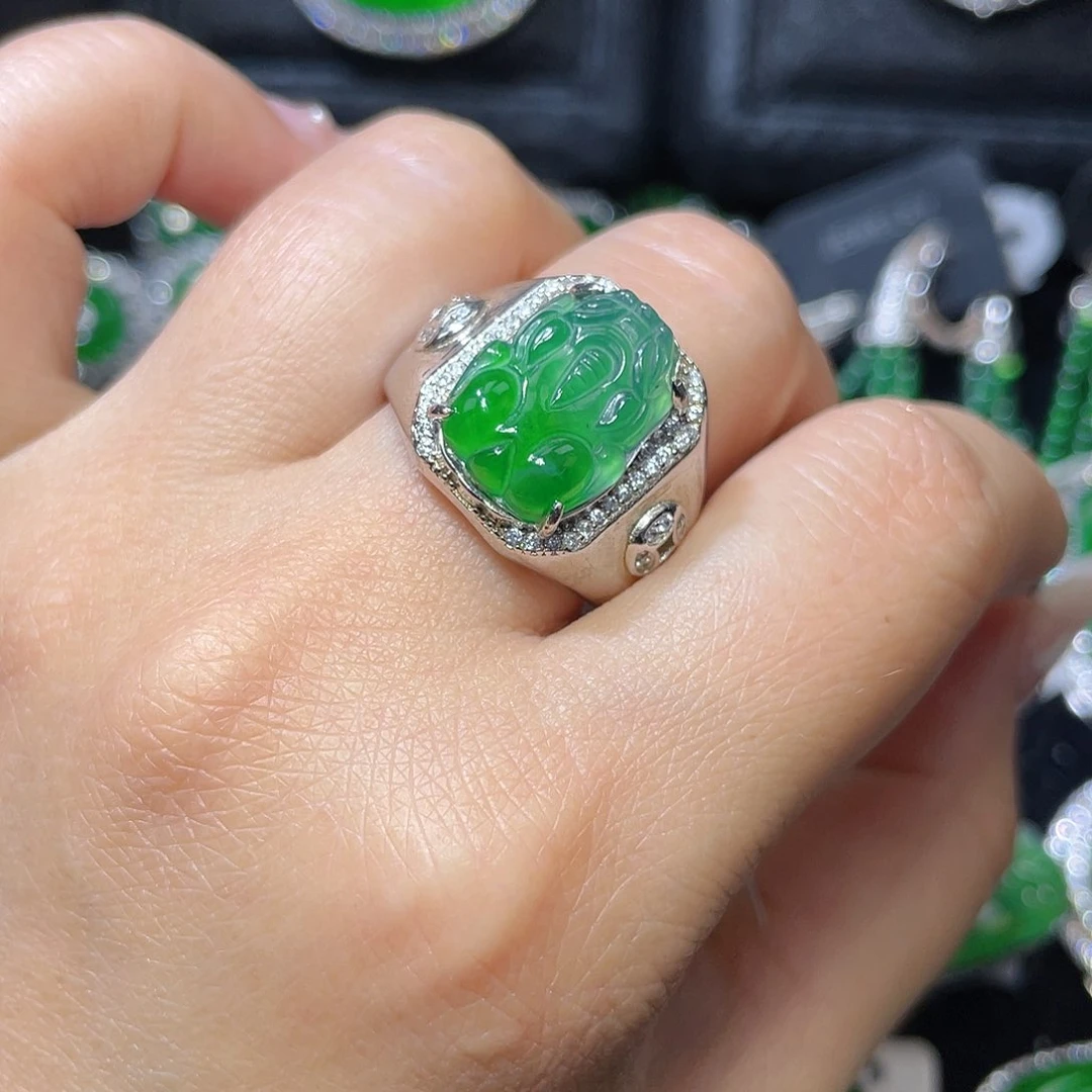 翡翠颈饰银S925镶嵌翡翠