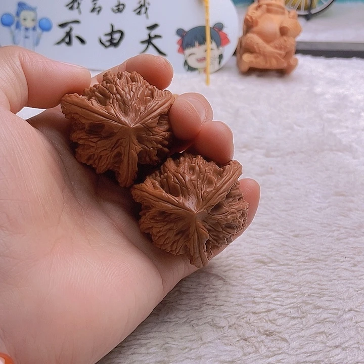 吊坠文玩核桃军**采三棱