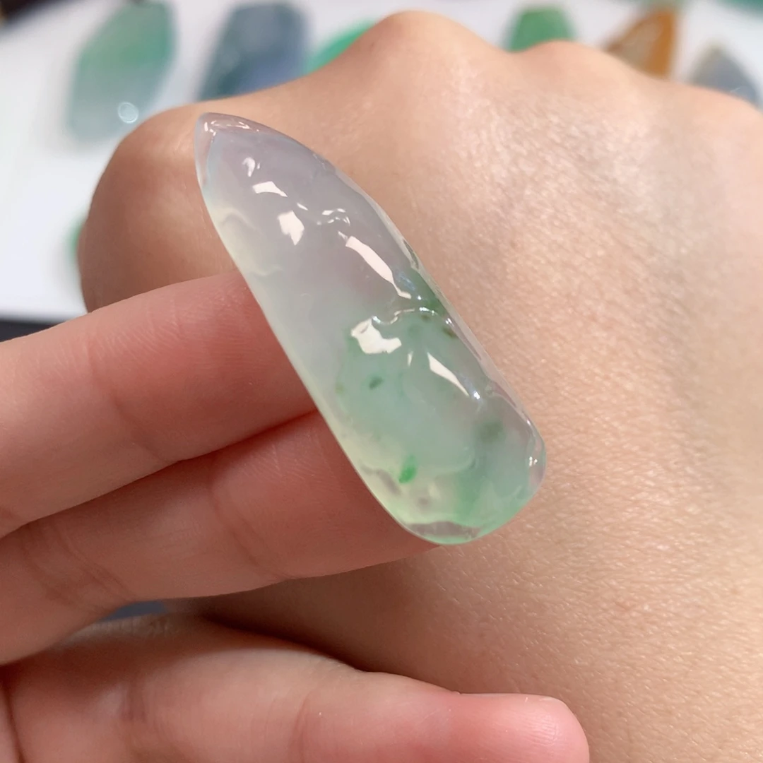 翡翠未镶嵌吊坠(不含链)35