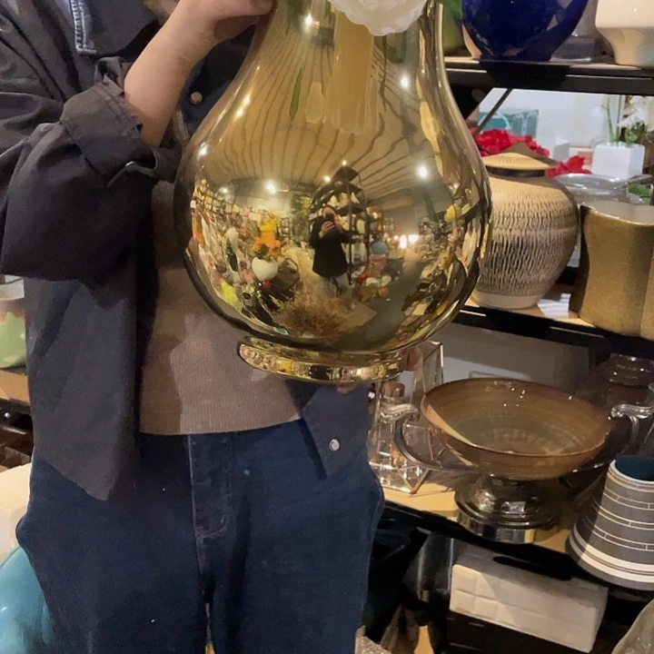 陶瓷花瓶，茶杯茶具。