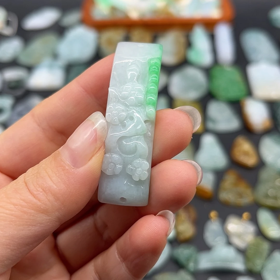 【闪购商品】翡翠颈饰未镶嵌手牌